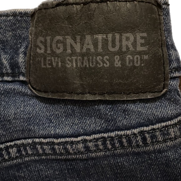 LEVI’S SIGNATURE S67 ATHLETIC JEANS.            SIZE: 33/30 - Picture 7 of 8